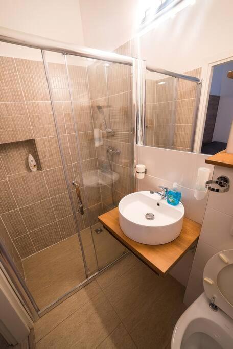 Ultra Central Bohemian Apartment 2 Cluj-Napoca Eksteriør bilde